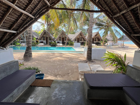 Nur Beach Hotel主图