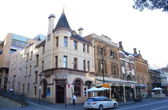 拉塞尔精品酒店主图