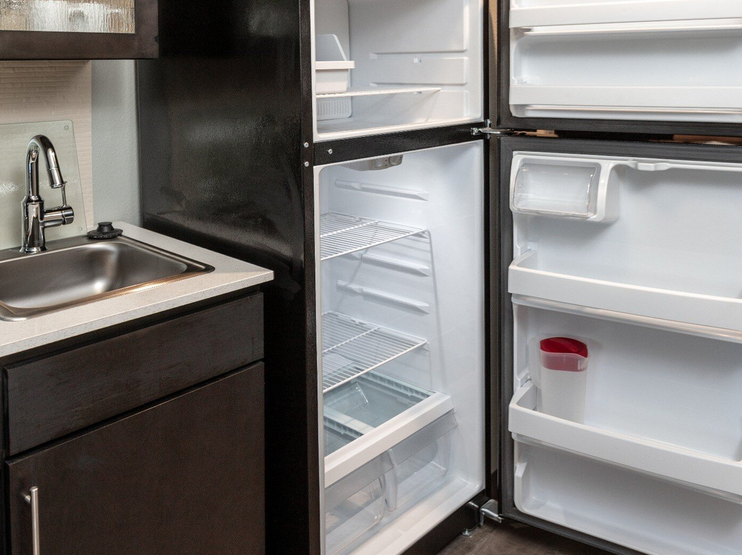 安大略机场红顶客栈