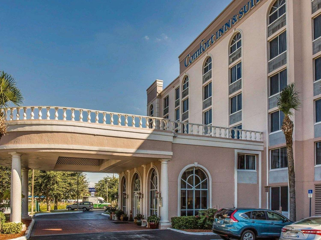 Comfort Inn & Suites Lakeland North I-4