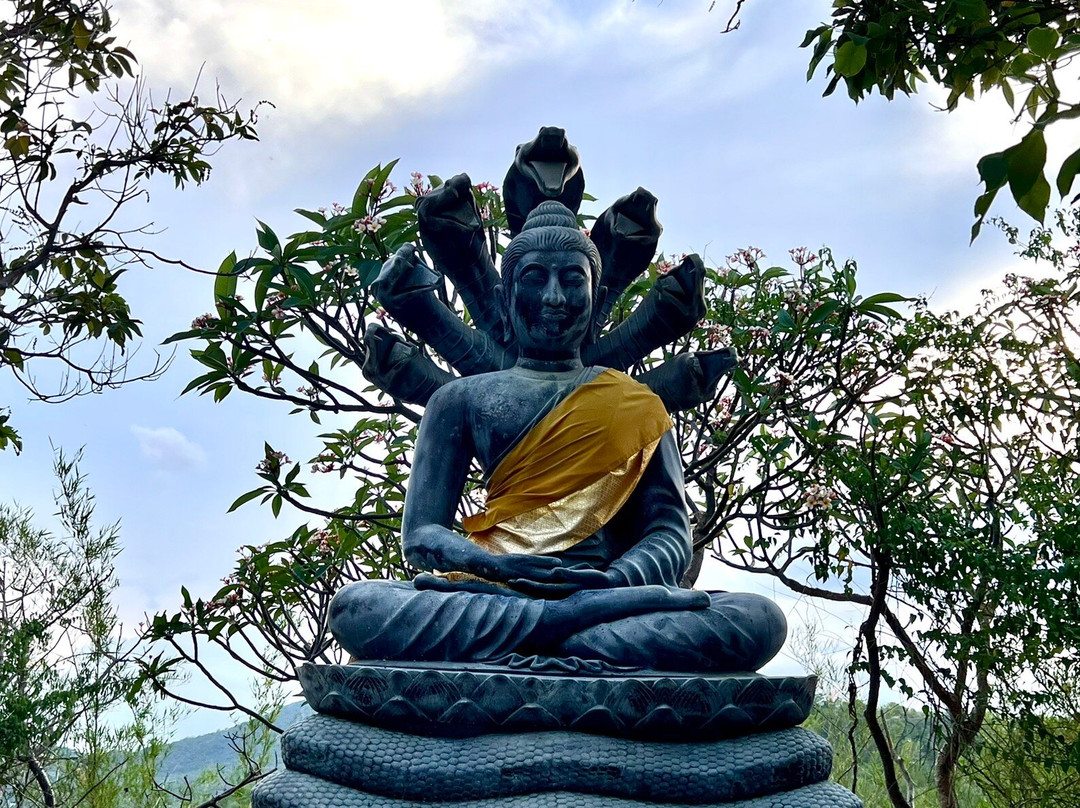 Wat Khao Krailart景点图片
