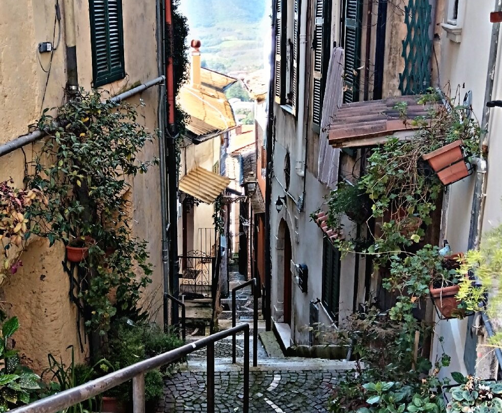 Borgo Medievale di Fiuggi-菲乌吉必去景点