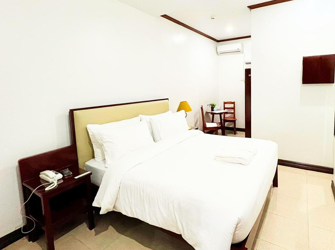 SANJH Island Hotel