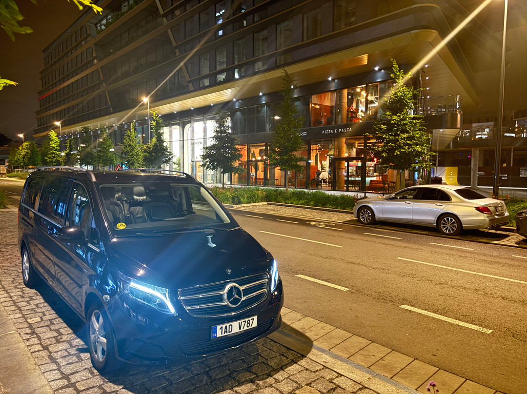 Taxi Praga Transfers-布拉格必去景点