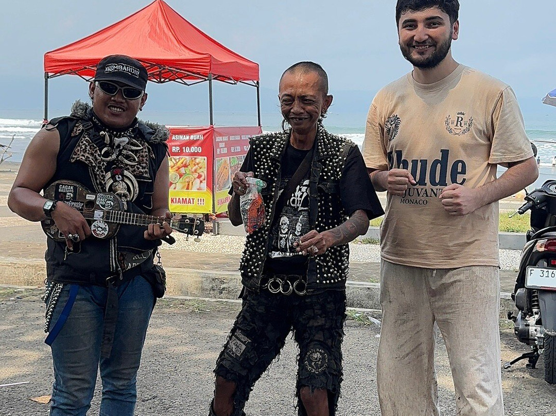 Karang Hawu Beach-苏加武眉必去景点