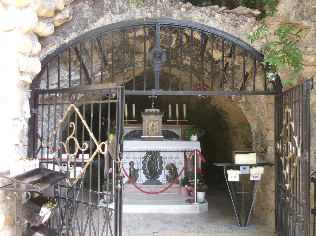 Pfarre Maria Gugging und Maria Lourdes Grotte im Wienerwald-克罗斯腾新堡必去景点