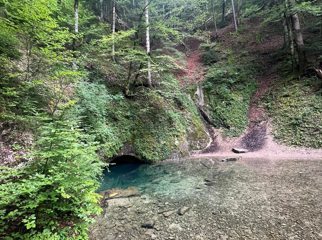 Source bleue-Montperreux必去景点