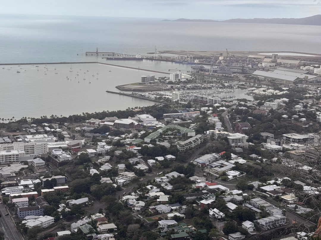 Castle Hill Lookout-汤斯维尔必去景点