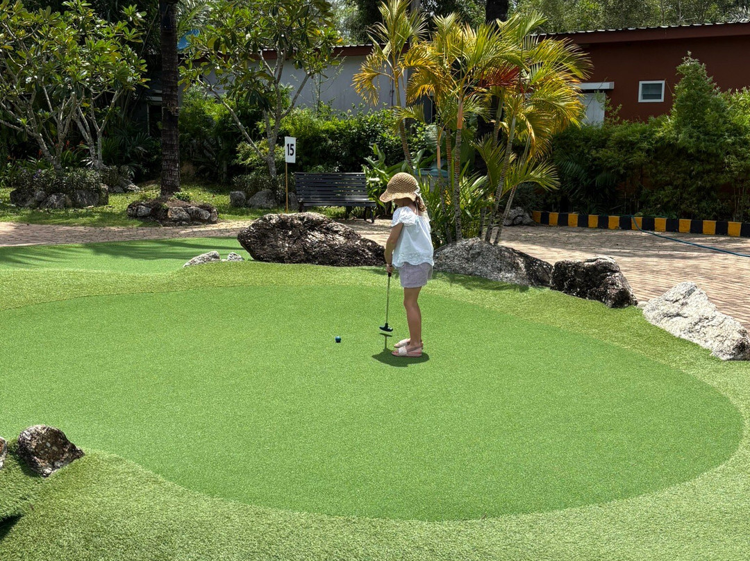 Phuket Adventure Mini Golf and Off Course Restaurant & Bar-班淘海滩必去景点