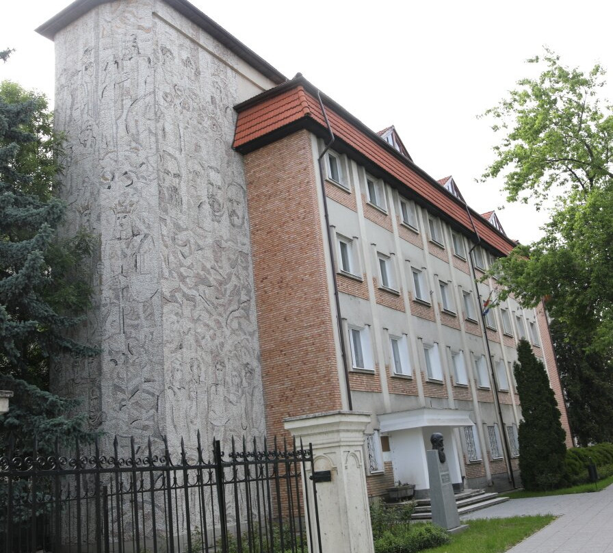 Bustul Lui Nicolae Iorga-Bistrita Bargaului必去景点