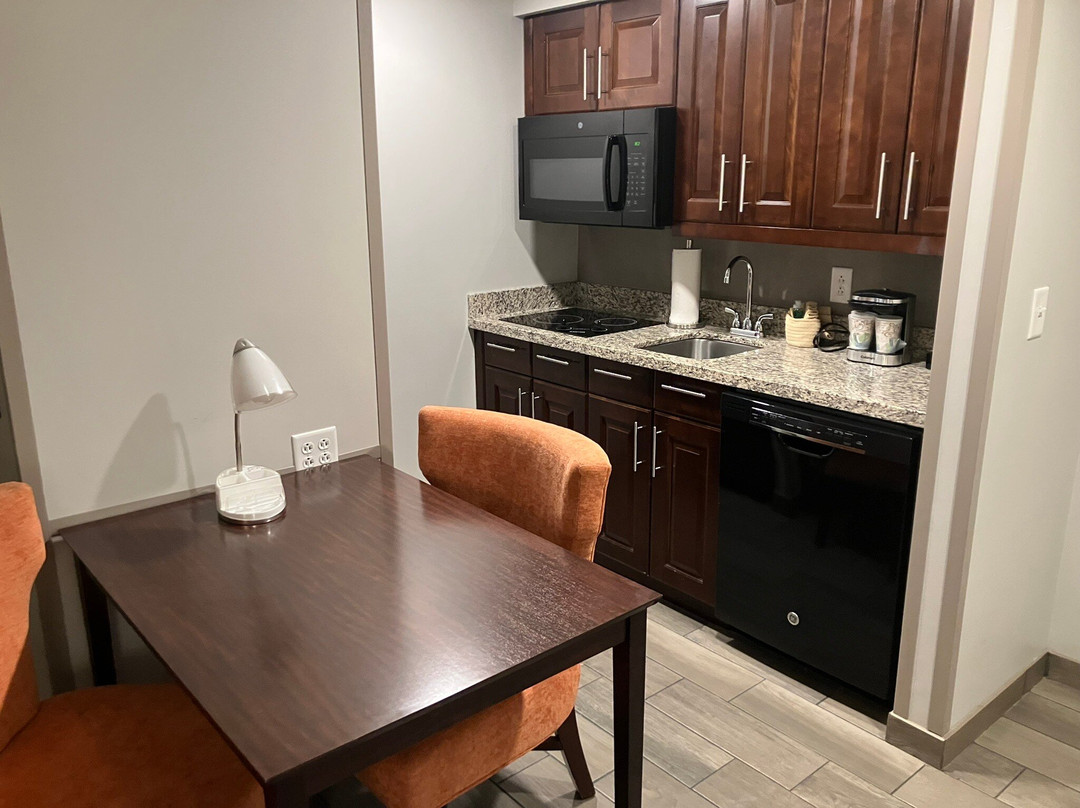 Hampton Inn & Suites New Hartford主图