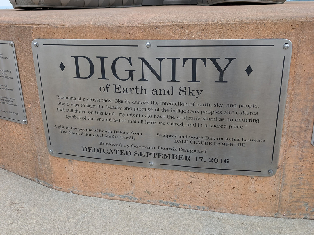 Dignity of Earth and Sky-Chamberlain必去景点