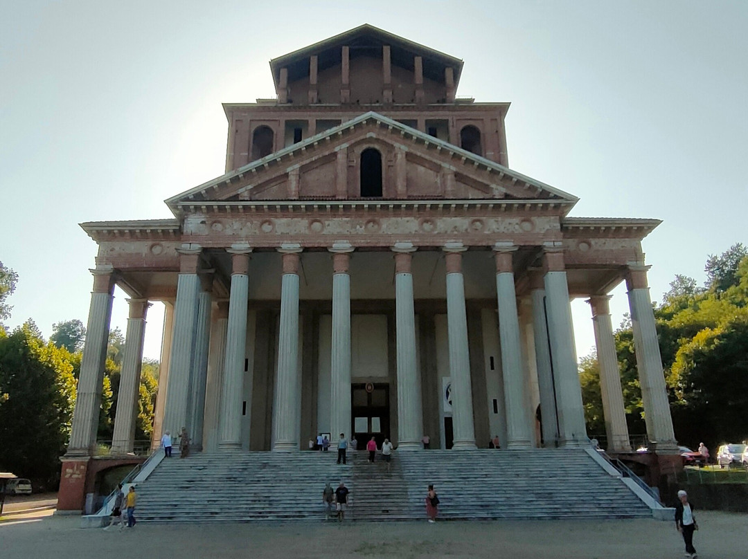 Santuario del SS Crocifisso di Boca-Boca必去景点