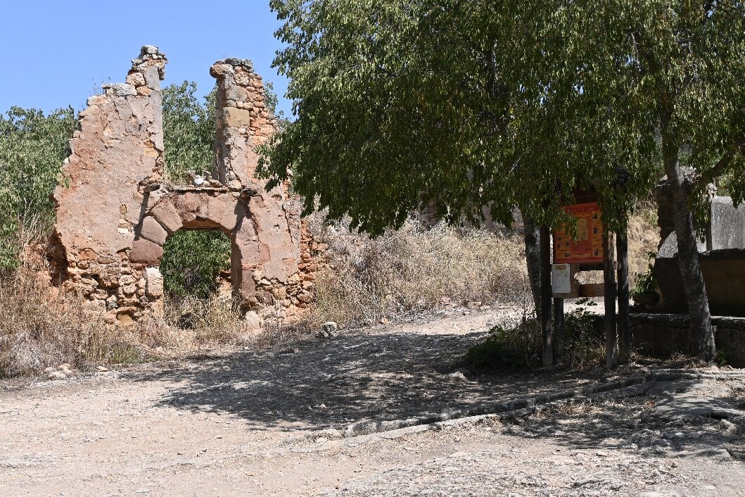 Muralla de Finestres-Viacamp必去景点