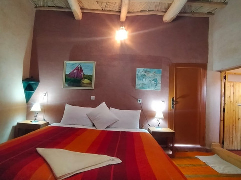 卡斯巴本阿里旅馆主图