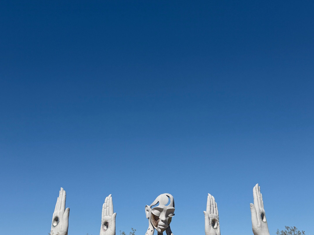 Transmission Sculpture By Daniel Popper-约书亚树必去景点