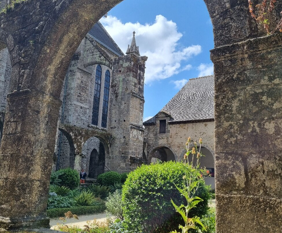 Abbaye de Lehon-Lehon必去景点