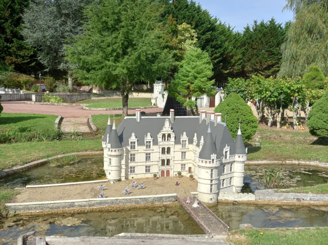 Parc Mini-Châteaux-昂布瓦斯必去景点