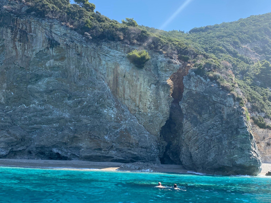 Ninos Boat Rental-Liapades必去景点