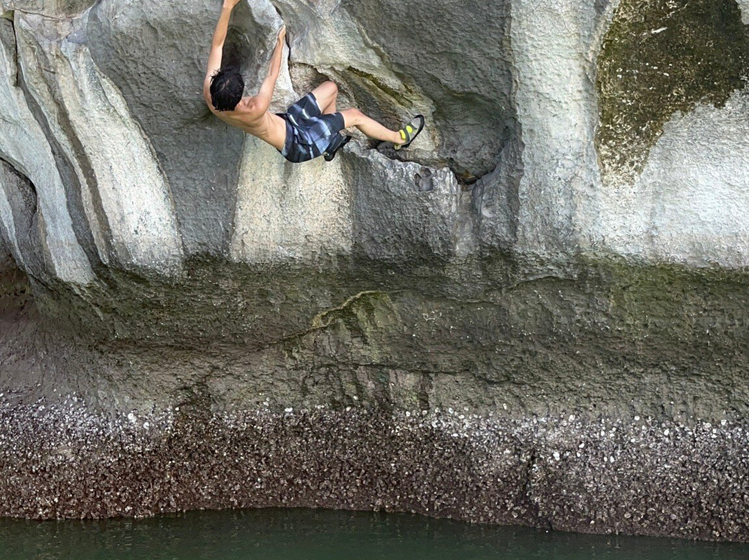 Cat Ba Climbing-卡巴必去景点