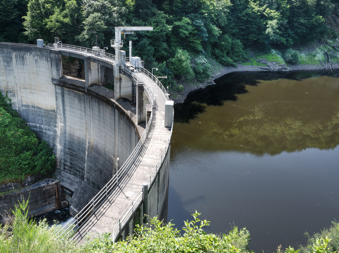 Barrage De La Luzège-Saint-Pantaleon-de-Lapleau必去景点