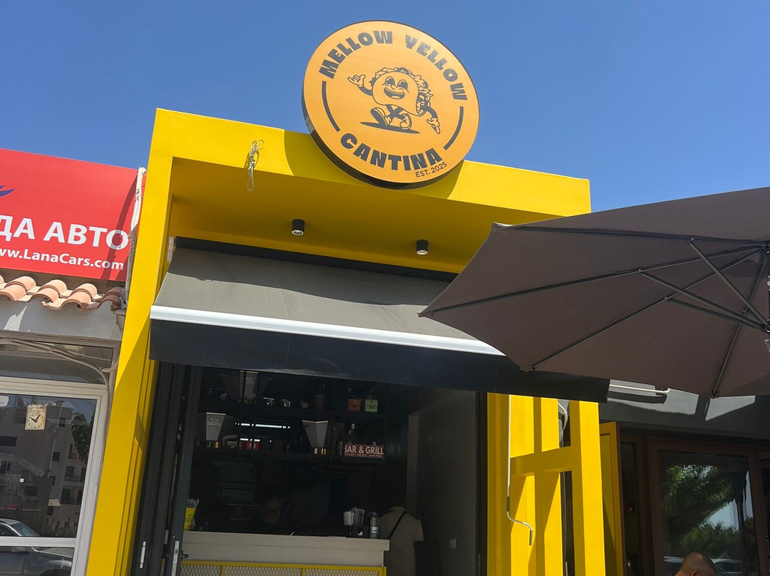 Mellow Yellow Cantina