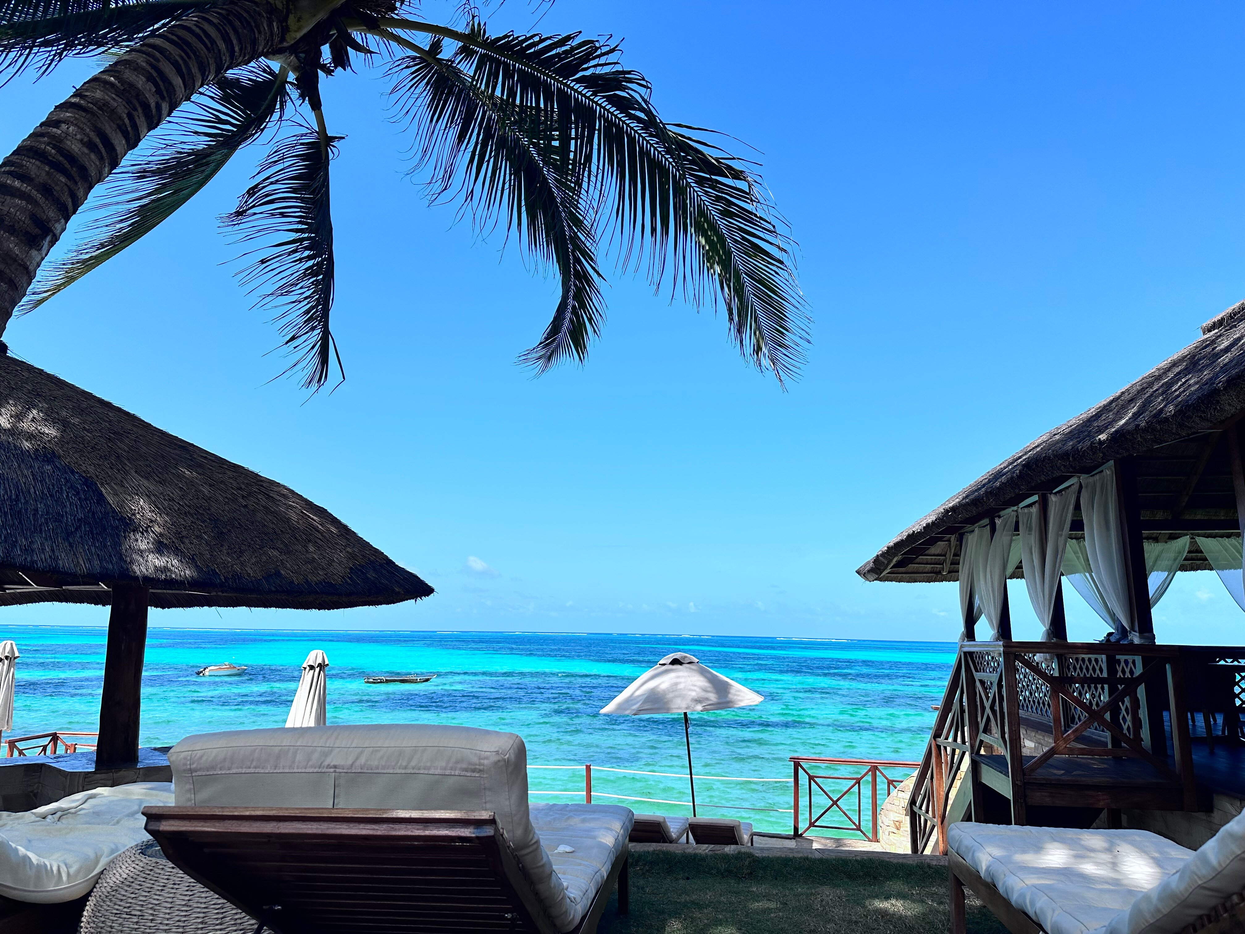 图利亚桑给巴尔独特海滩度假村-泳池