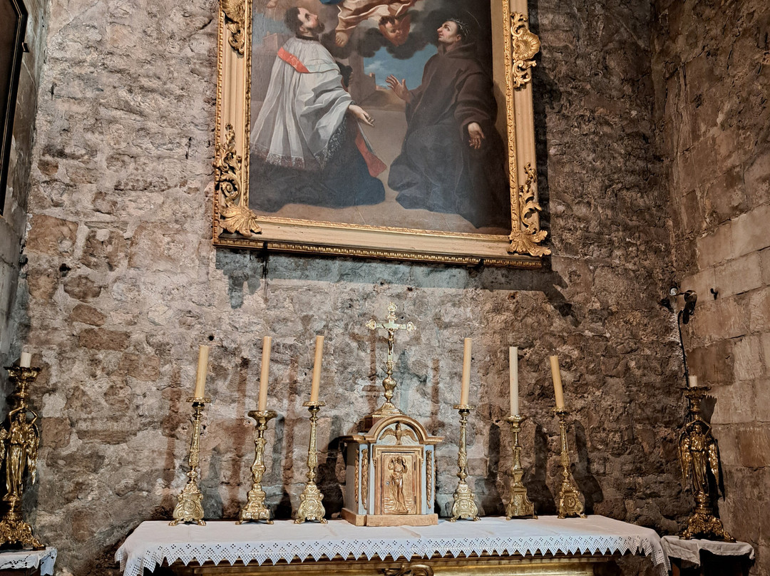 Eglise Notre-Dame-de-Nazareth-Pernes-les-Fontaines必去景点