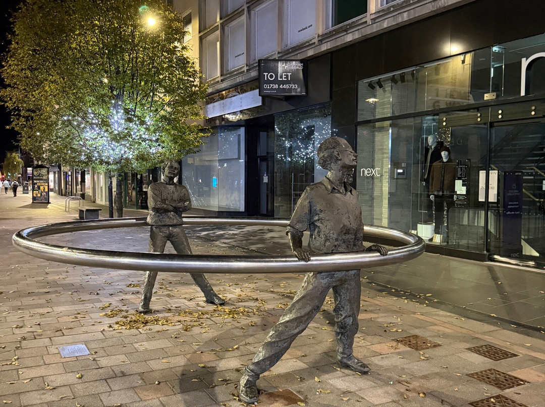 Sculpture of Pensive Man-珀斯必去景点