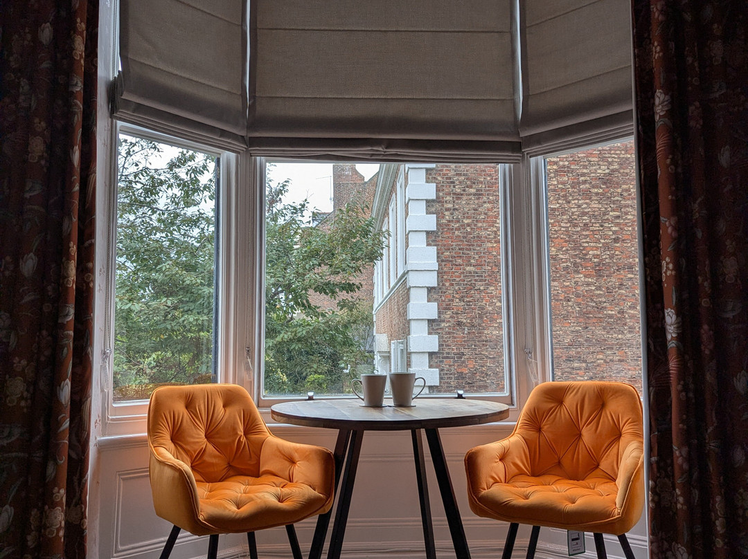 The Resolution Hotel主图