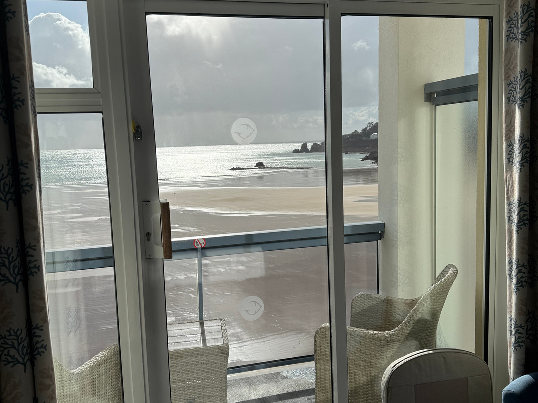 The Golden Sands主图