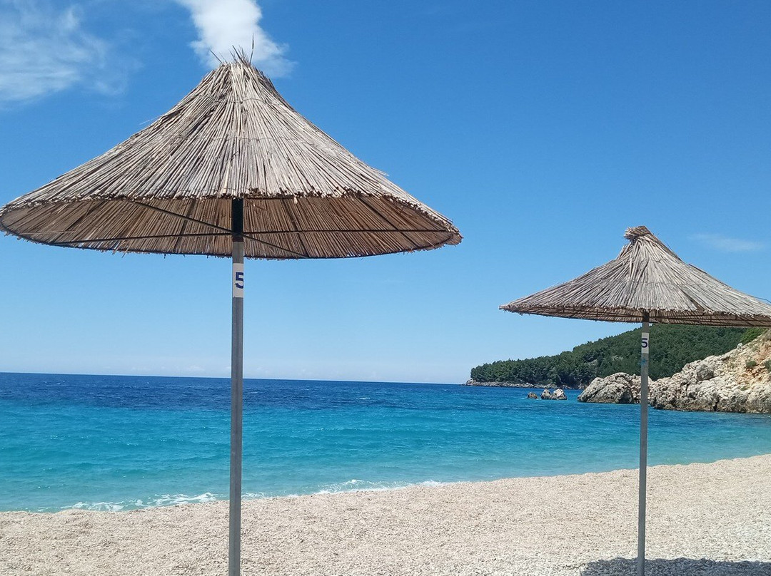 Livadhi Beach-Himare必去景点