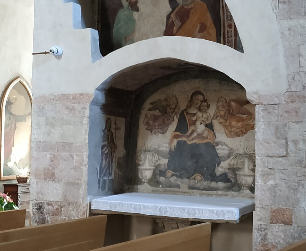 Chiesa di Santa Maria Infraportas-福利尼奥必去景点