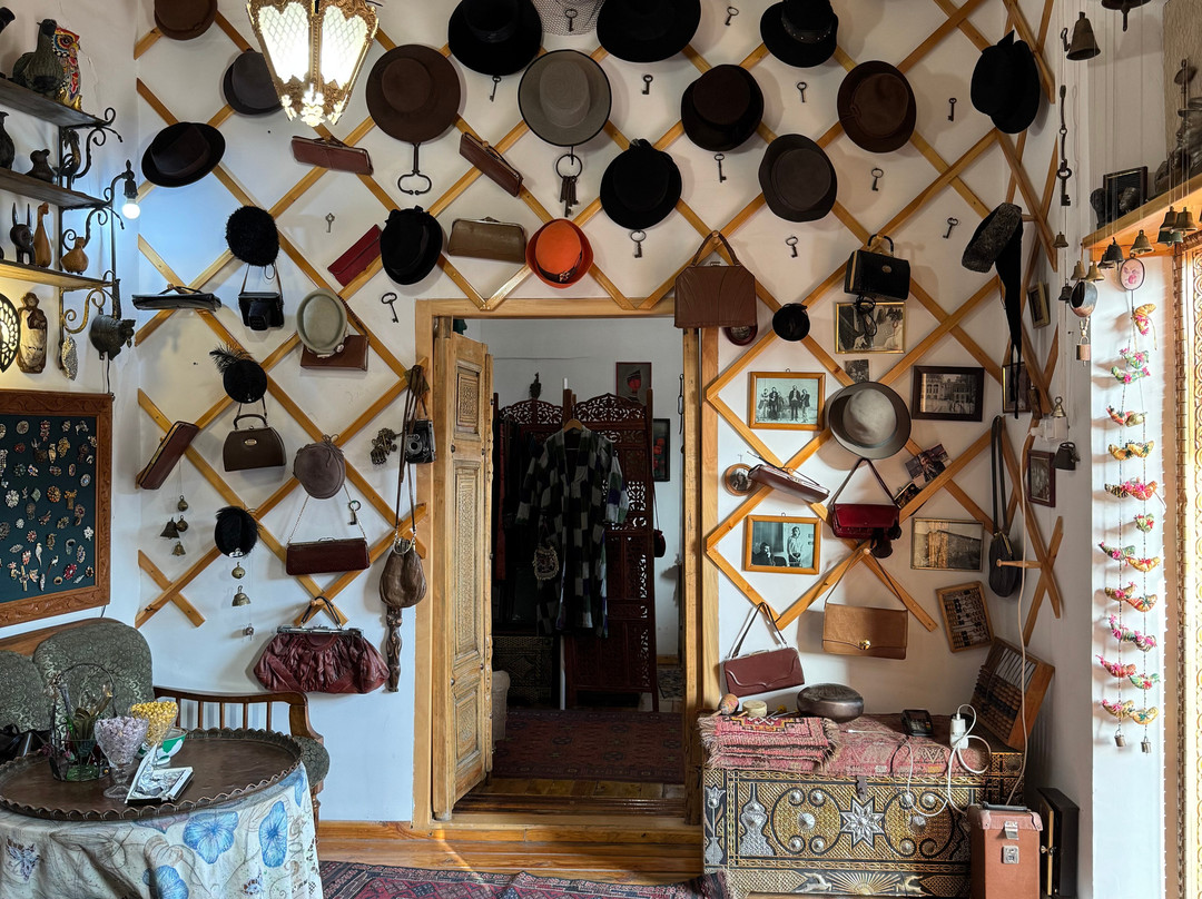 Art Gallery Happy Bird-撒马尔罕必去景点