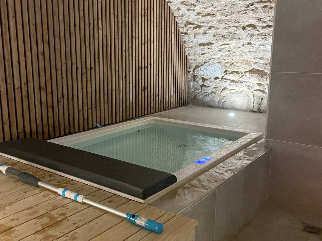 Au Ralenti Du Lierre主图