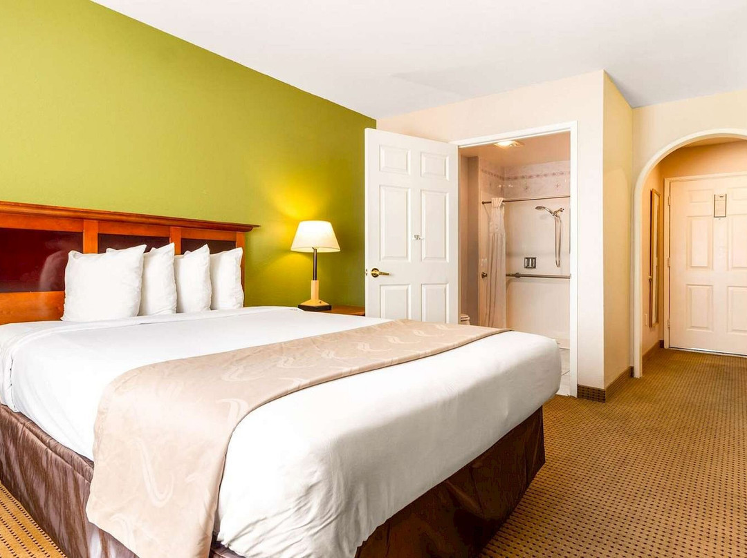 Auburn House Hotel主图