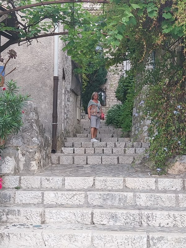 Latitude Explorers-Fontenay-les-Briis必去景点