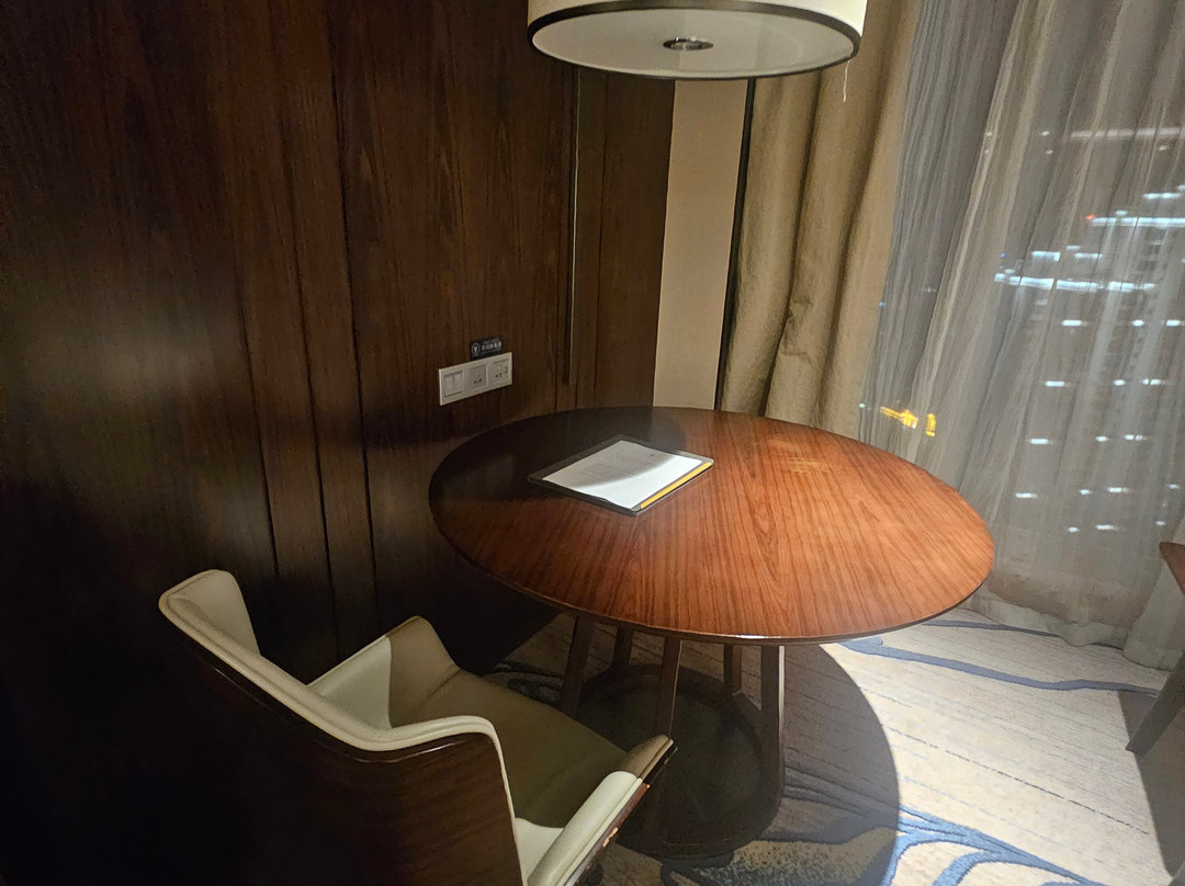 安顺百灵希尔顿逸林酒店主图