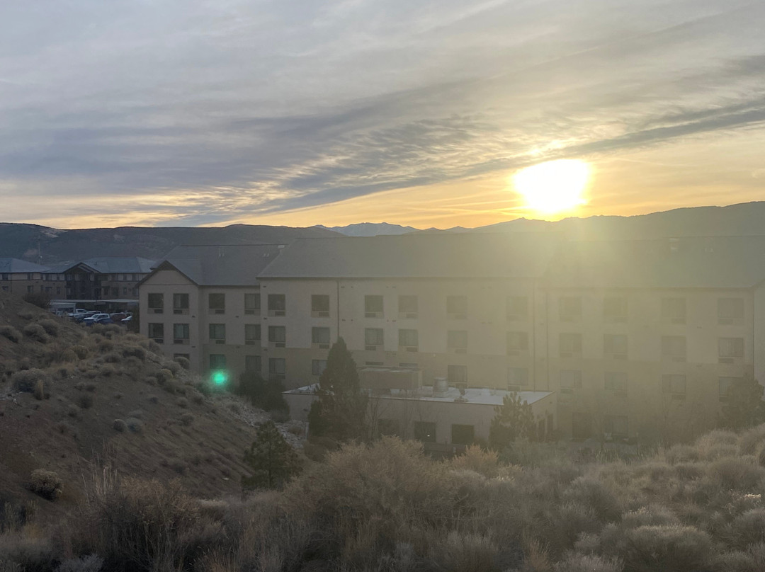 埃尔科万豪广场套房酒店主图