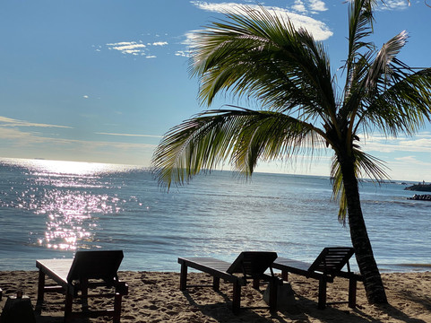 Serenity Beach Cabanas主图