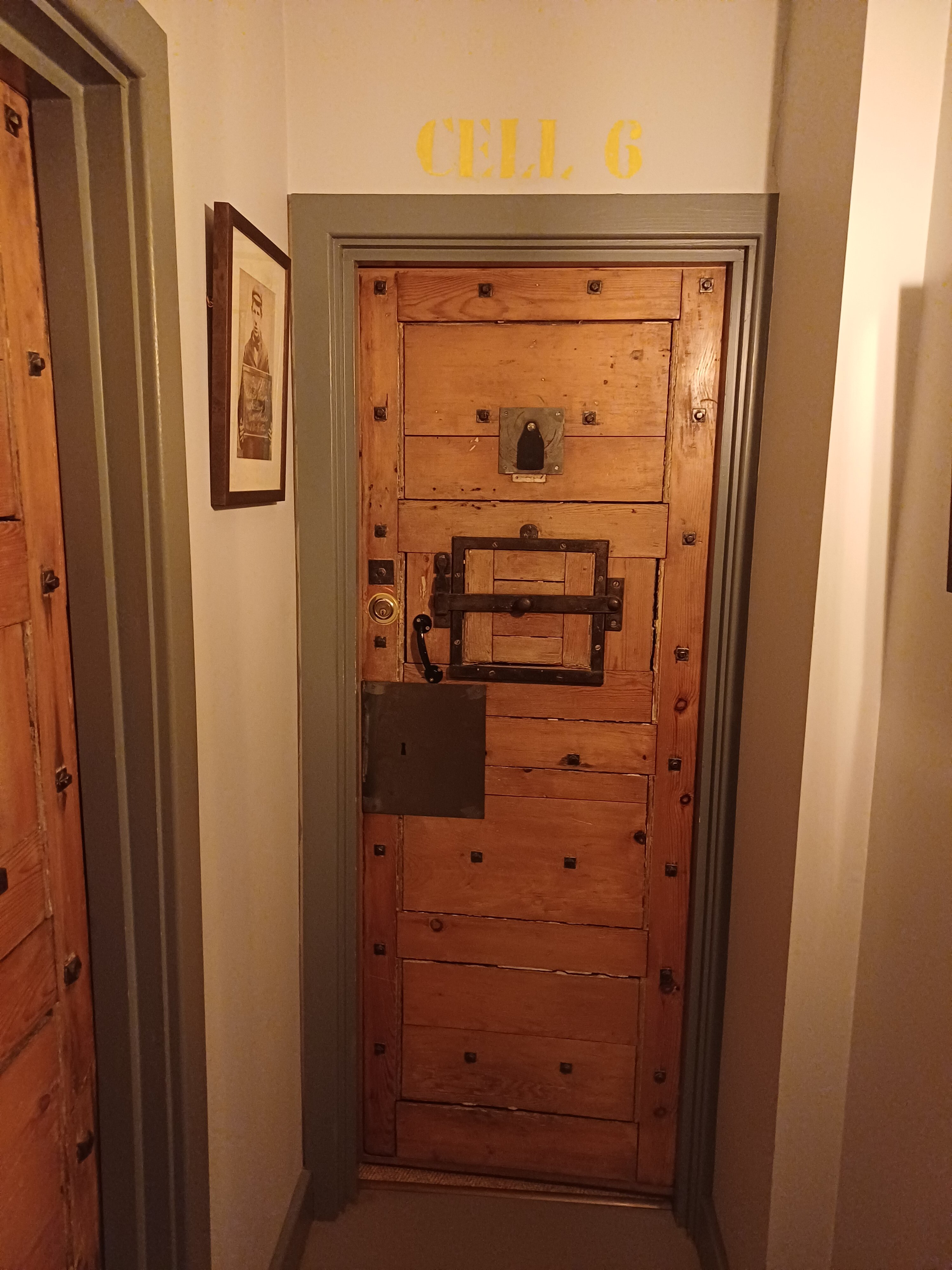 The Black Hole-官方