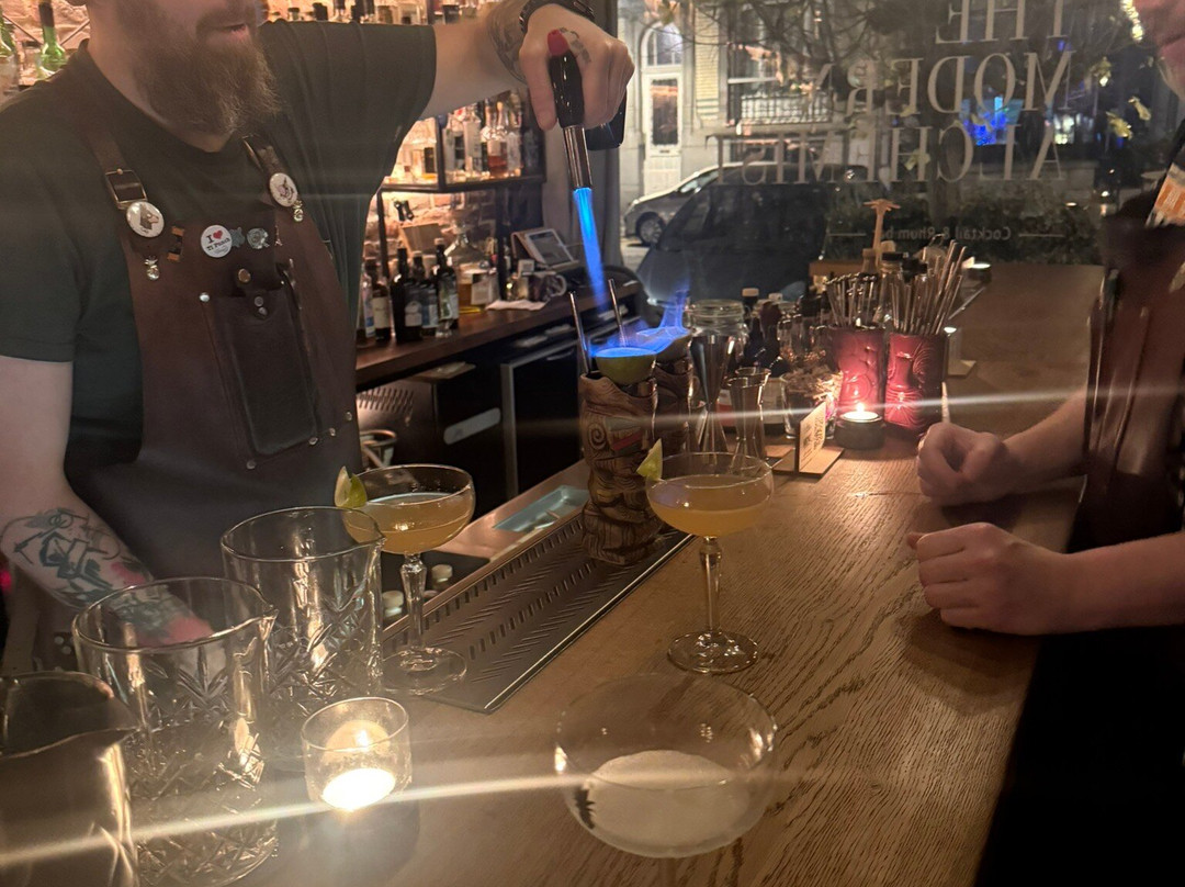 The Modern Alchemist-圣吉尔必去景点