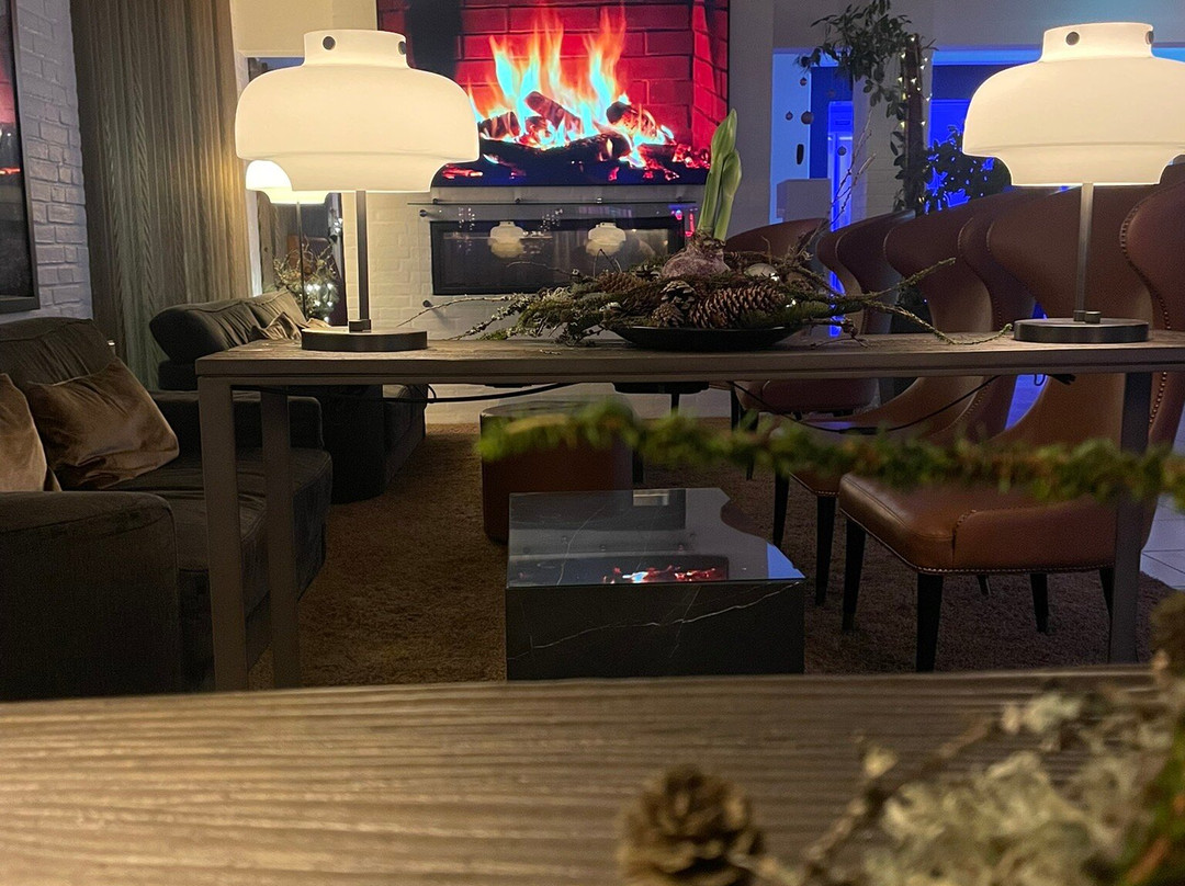 思凡恩比隆酒店主图