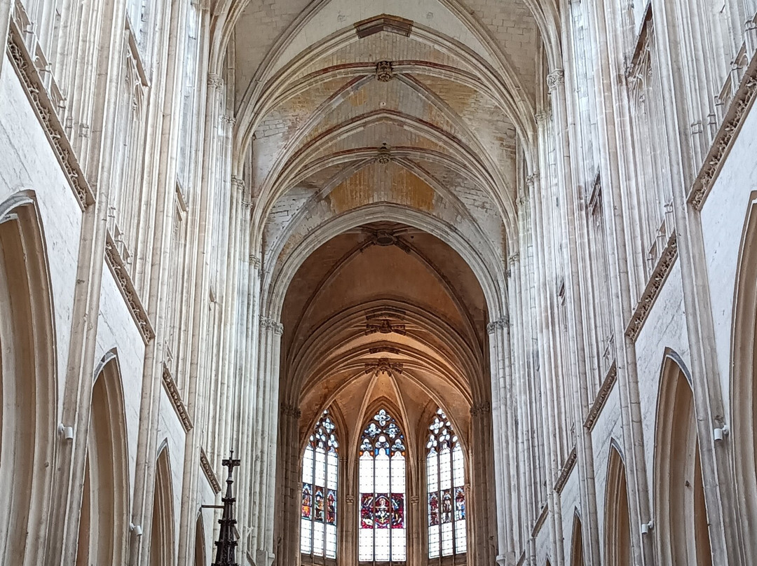 Abbaye de la Trinité-旺多姆必去景点