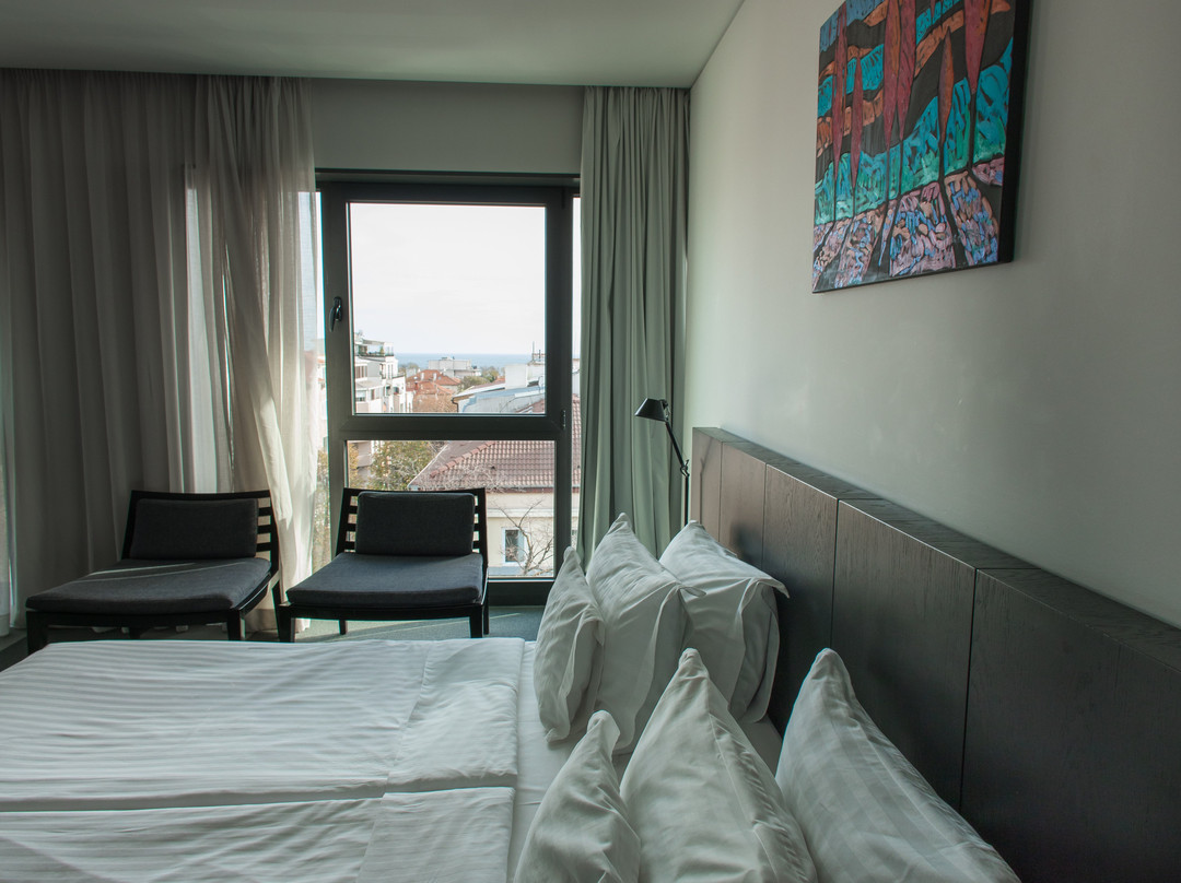 涂鸦画廊设计酒店主图