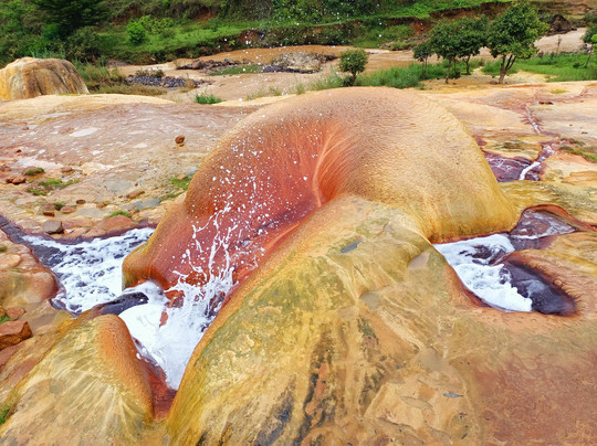 Geysers of Analavory-Analavory必去景点