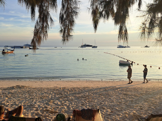 绿色海滩度假村主图