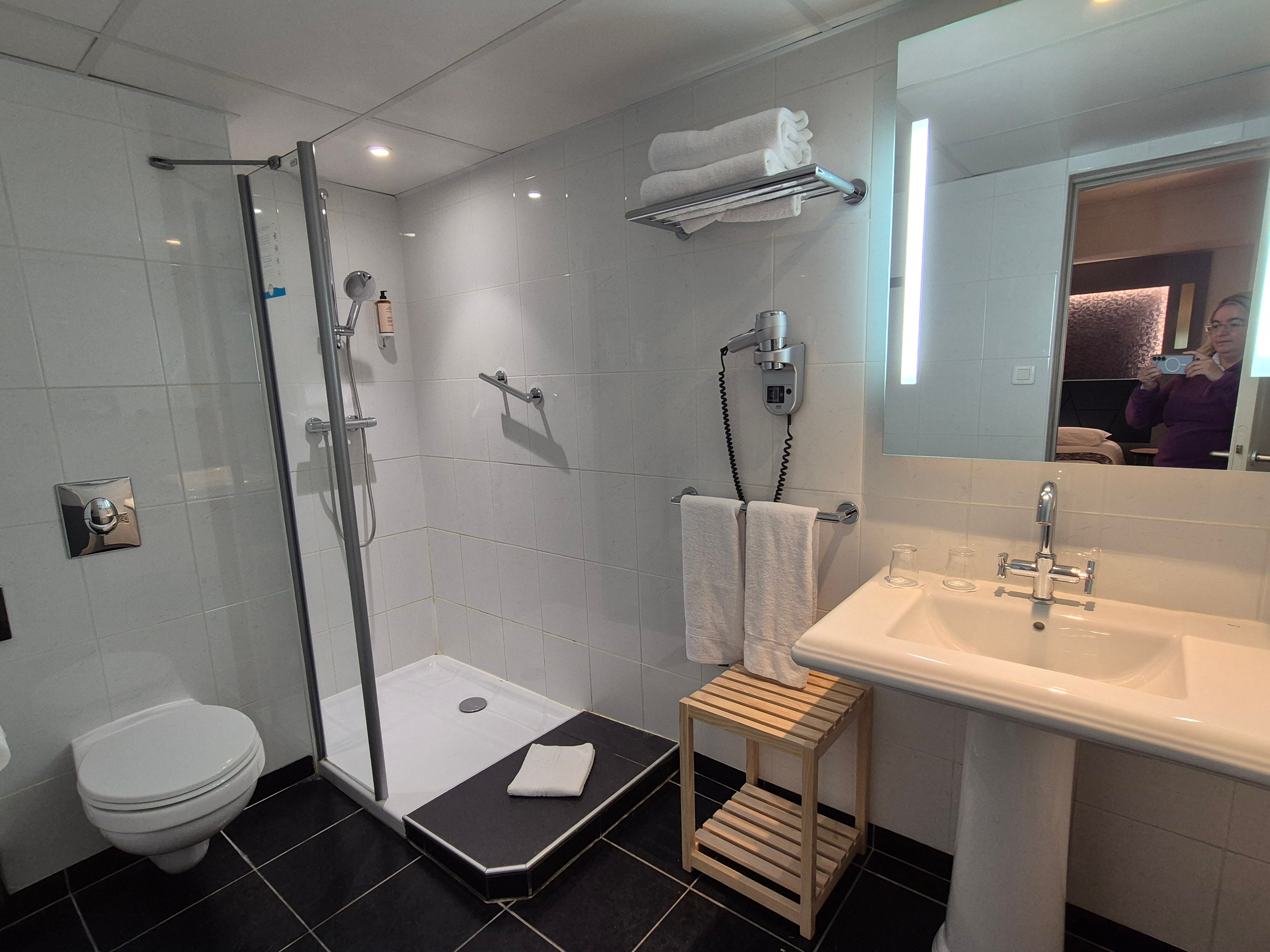 Hotel Mercure Rodez Cathedrale-浴室