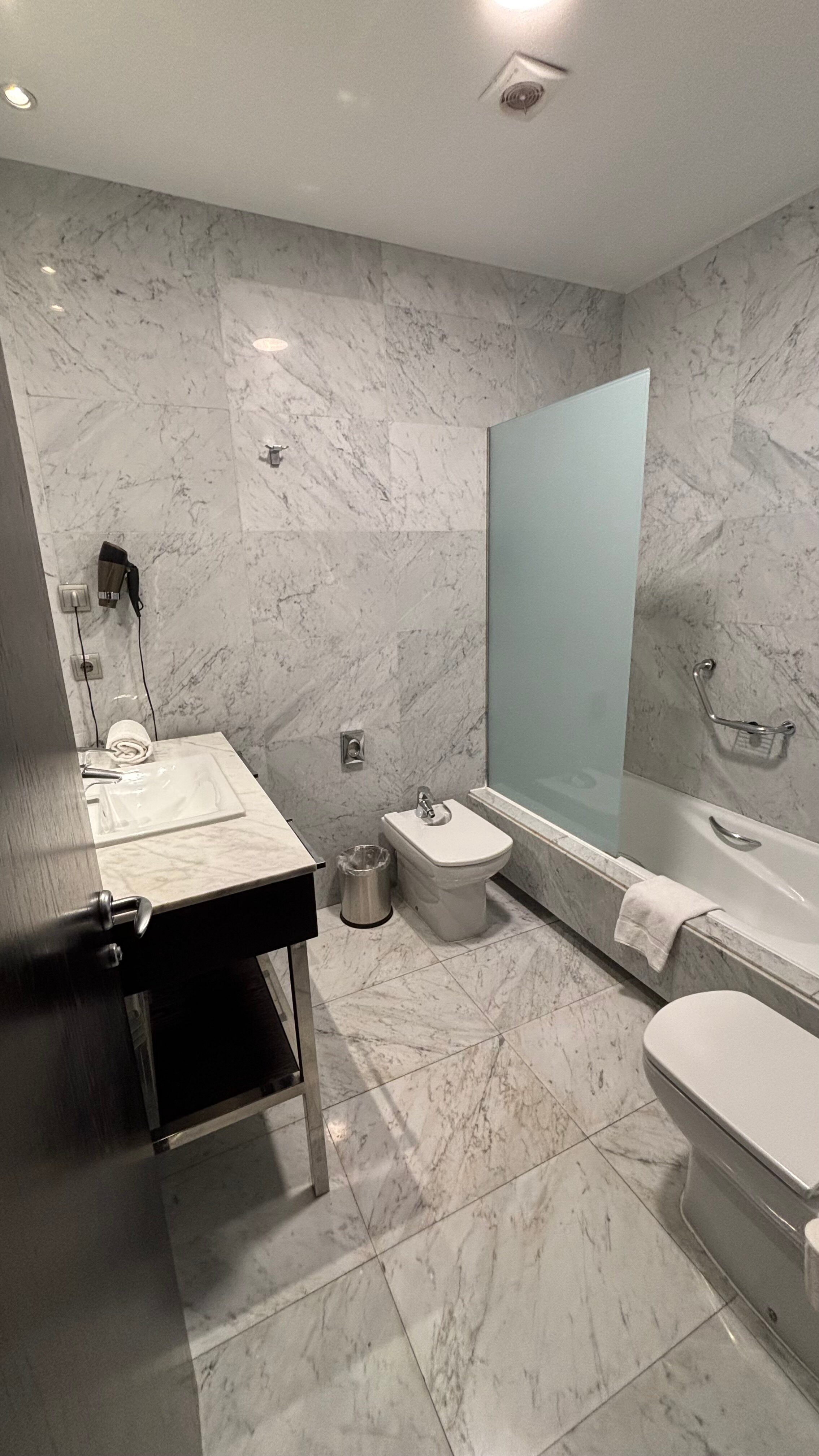 户撒新波士顿酒店-浴室