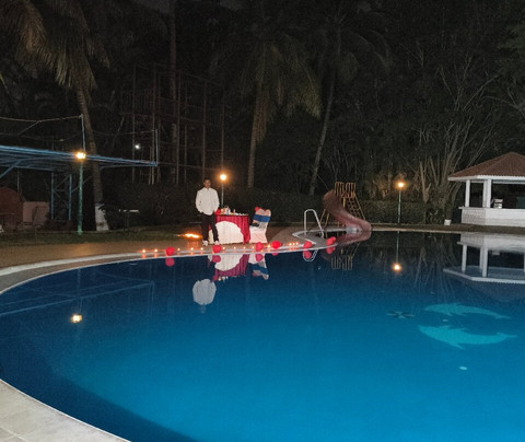 名流俱乐部酒店主图